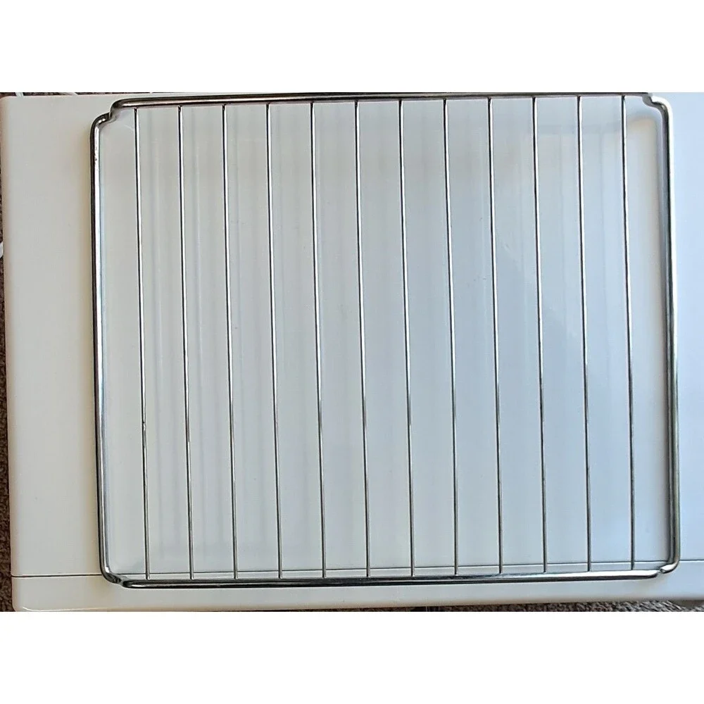 Toastmaster Countertop Toaster Oven Broiler White W/ Pan Tray Convection